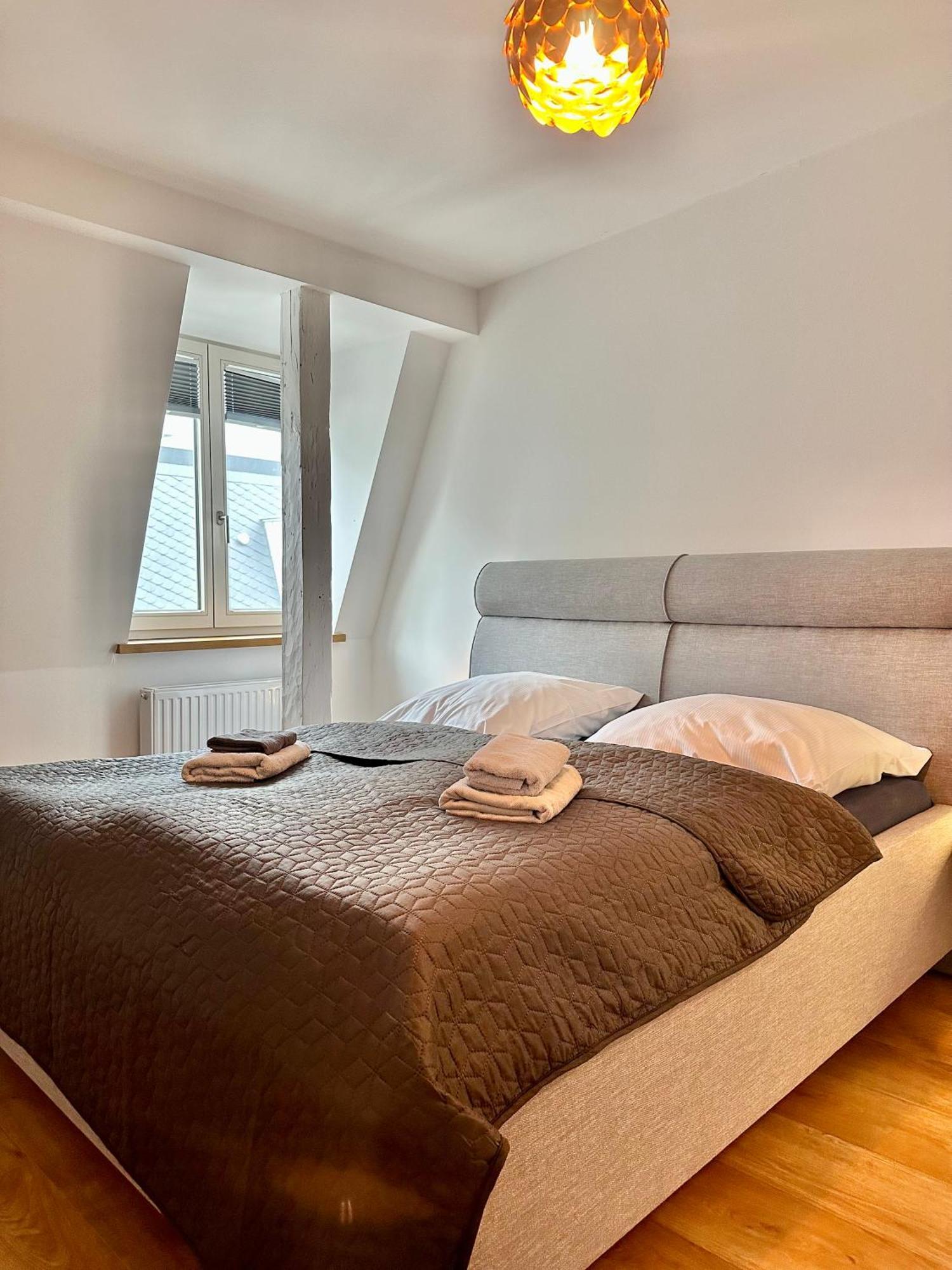 Modernes City-Apartment Mit Blick In Den Park Und 2 Baeder H9 Oldenburg Exterior photo