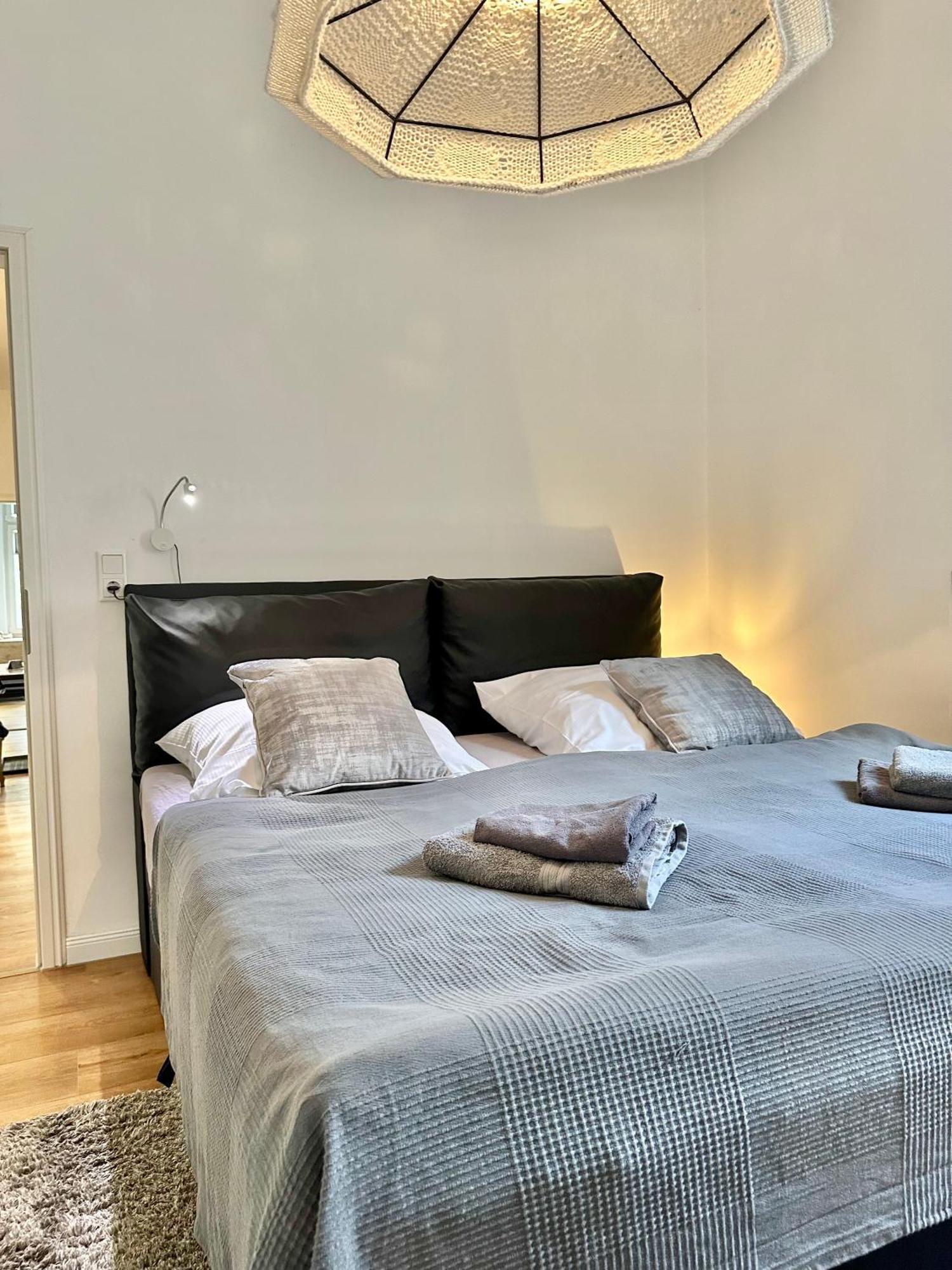 Modernes City-Apartment Mit Blick In Den Park Und 2 Baeder H9 Oldenburg Exterior photo