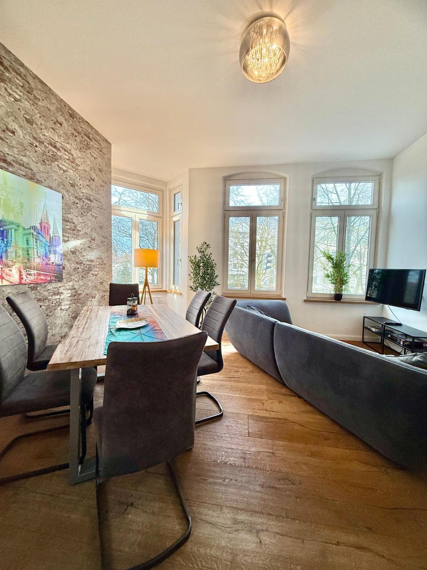 Modernes City-Apartment Mit Blick In Den Park Und 2 Baeder H9 Oldenburg Exterior photo