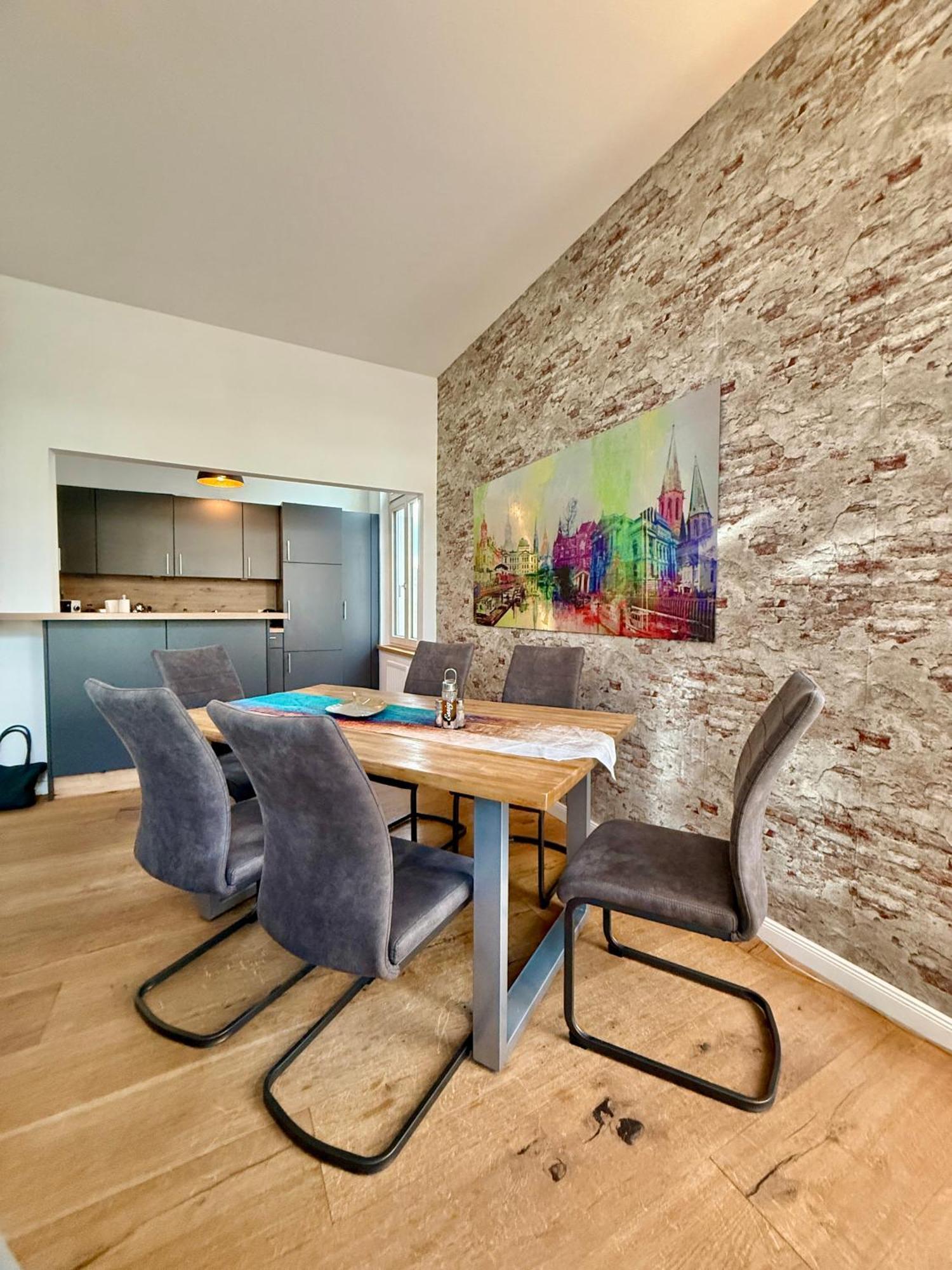 Modernes City-Apartment Mit Blick In Den Park Und 2 Baeder H9 Oldenburg Exterior photo